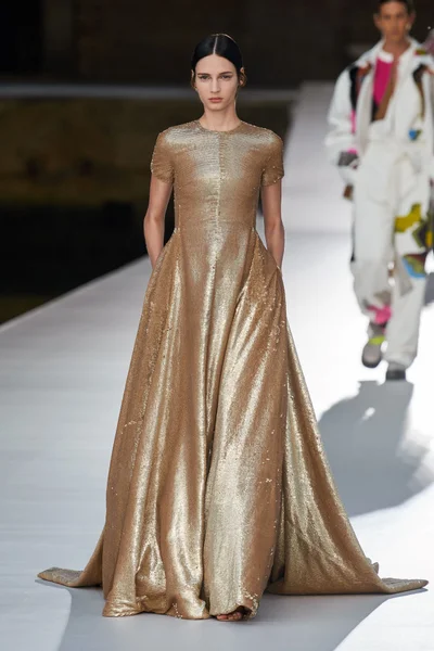 Look 32